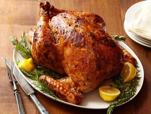 WHOLE, FRESH, OVEN READY,FARM FED, TURKEY FROM 7 to 10 KILO 